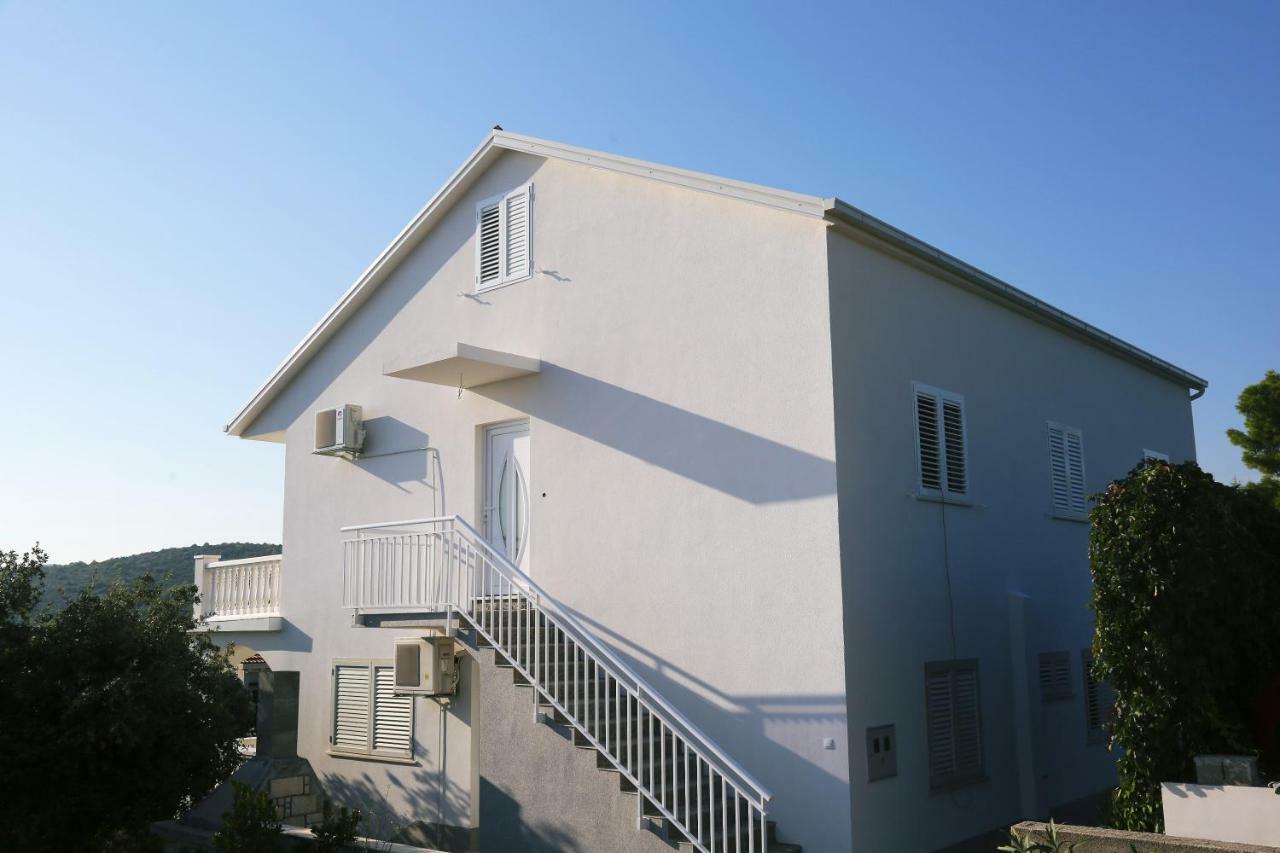 Apartments Tonia Br. 1 Завалатица Экстерьер фото