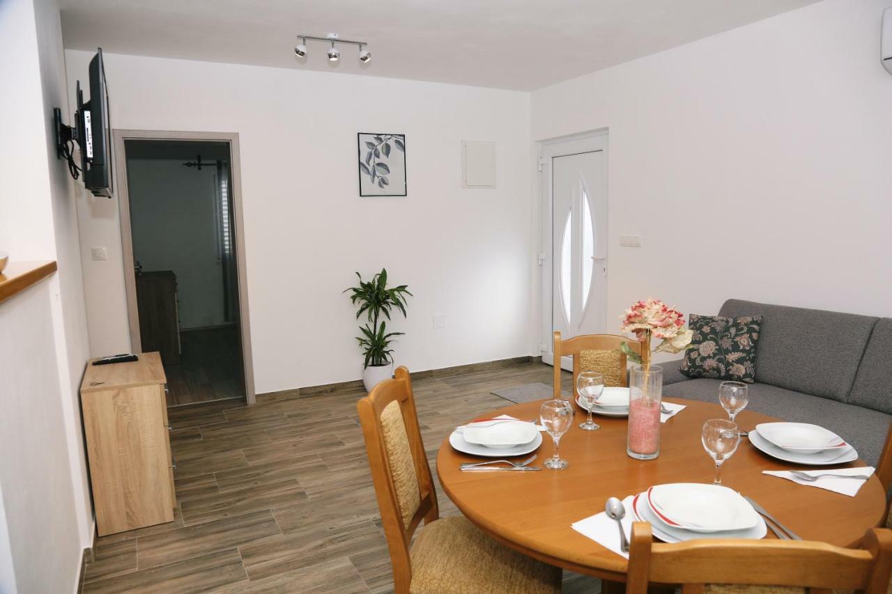 Apartments Tonia Br. 1 Завалатица Экстерьер фото