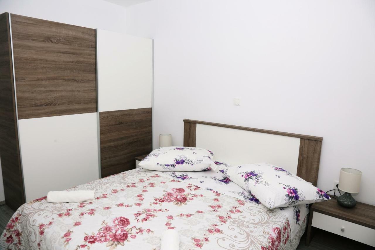 Apartments Tonia Br. 1 Завалатица Экстерьер фото